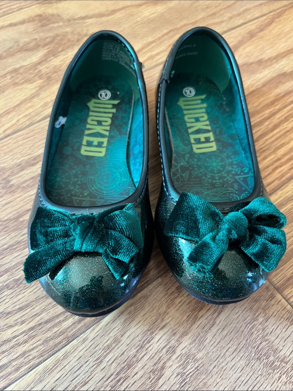 Wicked Glitter Green Flats with Velvet Bow - Picture 5 of 6